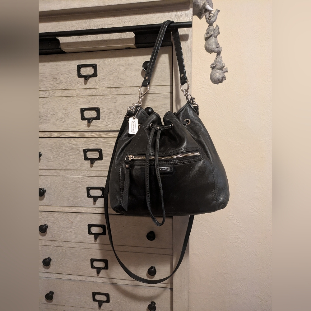 Coach 25661 Daisy Gorgeous Black Drawstring Soft Leather Shoulder Bag - Picture 4 of 15